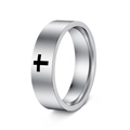 Anillo clásico de acero inoxidable plateado con patrón de cruz negra de 6mm/8mm - US 7 / 6mm / Plateado