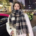 Elegant thick black and white checkered scarf with fringes for autumn and winter warmth - YF Plaid - Black & Beige