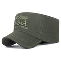 Legergroene platte militaire pet met vintage USA borduursel en robuuste canvas textuur - Legergroen