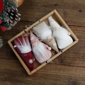 Set di gnomi natalizi in scatola kraft con decorazioni in feltro bordeaux rosa e bianco - Set di 4 (Confezione Regalo)