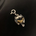 Colgante único de gato comiendo pescado en plata y oro con diseño vintage minimalista - Lindo colgante de gato comiendo pescado (sin cadena)