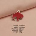 Rode emaille buffel hanger van roestvrij staal met afmetingen op roze achtergrond - Emaille Stier (Stalen Basis) / Rood