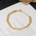 Bracelet chic à maille marine dorée avec fermoir mousqueton réglable sur carte - Doré