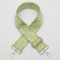 Tracolla etnica con motivi geometrici verde e bianco e ganci in metallo dorato - No. 712 Gancio Dorato