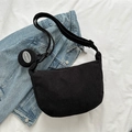 Sac bandoulière en velours côtelé noir avec bandoulière réglable et breloque ronde - Noir