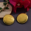 Pendentifs médaillon photo ronds dorés vintage avec motifs en relief sur bois - N°9 Médaillon Rond à Relief Vintage (32.5*36mm)