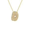 Detalle del colgante con letra O bañado en oro de 18K con piedras de circonita brillante - Letra D / Dorado