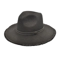 Cappello Fedora classico in paglia nera con cinturino in pelle e fibbia vintage su bianco - M (56-58cm) / Nero