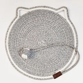 Vista detallada del rascador de cuerda de algodón para gatos con orejas y bola de juego - Con Pelota / Gris