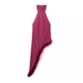 Detail des magentafarbenen Neckholder-Kleids mit Paillettenstoff und Federbesatz - S / Rosarot