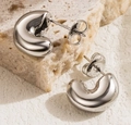 Pendientes de botón geométricos en forma de C de acero inoxidable plateado - Forma C/Frijol Gruesa Brillante Plateada
