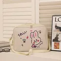 Bolso de viaje blanco crema con conejo de dibujos y correa ajustable de transporte - Conejo de Orejas Largas Beis Mejorado