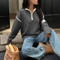 Jersey de punto gris para mujer con media cremallera y rayas blancas en el hombro - S / gris oscuro