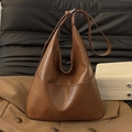 Sac fourre-tout élégant en cuir marron avec un intérieur spacieux et un design épuré - Marron
