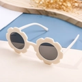 Kids flower-shaped sunglasses in cream white with dark UV protection lenses - Off-white (White Frame Tea Lenses)