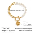 Détails du bracelet cœur en acier inoxydable avec perles blanches et chaîne dorée - Style de Couture de Perle Coeur (YYB023061)