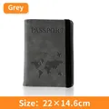 Porta passaporto grigio in pelle PU con mappa del mondo e fascia elastica 22x14,6cm - Grigio