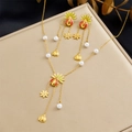 Set di gioielli placcati in oro con coccinelle, fiori e perle, collana e orecchini inclusi - Set Due Pezzi Collana Orecchini con Nappa Fiore Coccinella (N3552 E6249)