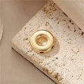 Pendente dorato lucido a forma di ciambella su pietra beige per creazioni di gioielli - Perla Donut D888 in Oro 14K
