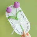 Bouquet di tulipani all'uncinetto fatti a mano con fiori viola su carta bianca - Set Viola