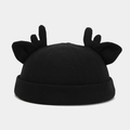 Detalle de gorro docker negro con astas de reno en 3D y orejas decorativas - Talla única / Negro