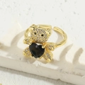 Anello regolabile placcato oro 14K con orsetto pavé e gemma a cuore nero elegante - Nero