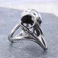 Anello teschio di uccello punk gotico in acciaio inossidabile argento su pietra scura - US 7 / Colore Acciaio Lucido (Q20506)