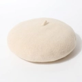 Detailopname van de gebroken witte wollen baret met zachte textuur en gebreid detail - Eén maat / Beige