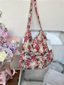 Floral canvas shoulder bag in red and pink flower print with minimalist label - Red Floral(32#)