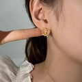 Minimalist S925 sterling silver knotted heart stud earrings in golden finish - 925 Silver / Gold