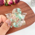 Pinza para el pelo con forma de flor y patrón de mármol en rosa y verde menta - Verde Azulado