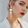 French vintage style heart drop pearl earrings with golden metal and white suit - Gradient Pearl Long Dangle