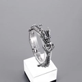 Retro punk drakenkop armband in geoxideerd zilver met gedetailleerde metalen schubben - Vintage Drakenkop Stijl (KB30011-D)