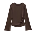 T-shirt marrone scuro a maniche lunghe con girocollo e dettagli plissettati su fondo bianco - S / caffè