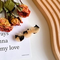 Acetate cat hair clip with beige black and amber feline patterns on wood base - 6.3cm / Beige Tortoise Shell