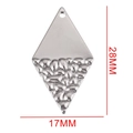 Silberner Edelstahl-Rhombusanhänger mit Hammerschlag-Textur, Maße 28 mm x 17 mm - Raute Stahlfarben / 28mm x 17mm