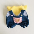 Gelbes Hemd und blaue Jeans-Latzhose mit Bärenstickerei für 17cm Plüschpuppen - Gelbes T-Shirt & Rosa Kariertes Denim-Latzhosen-Set / Passend für 17cm Puppe