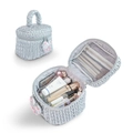 Silberne gesteppte Kosmetiktasche mit Herzschleife und geräumigen Innenfächern - Zylindertasche / Silber
