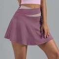 Jupe-short de sport pour femmes à taille haute croisée en violet foncé avec ourlet plissé - S / Violette de Baies