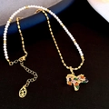 Collier plaqué or 18 carats avec perles blanches et pendentif cheval en pierres colorées - 71# Collier-Or-Pendentif gemme colorée perle (Plaqué or réel)