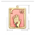Détail d'un pendentif rose émaillé étoile et lune, dimensions 25mm par 18mm - Main de Hamsa-Rose
