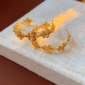 Elegantes pendientes de flores doradas con calado metálico y cristales brillantes - Aguja De Plata N.° 16 - Oro - Baño De Oro Real