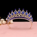 Dettaglio corona barocca con cristalli blu navy e montatura in oro rosa stile vintage - Oro KC Blu Reale