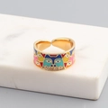 Nahaufnahme des Husky-Rings in Gold mit bunter Emaille und weißen Zirkon-Steinchen - Buntes Emaille Offen Verstellbar / Kreativer abstrakter Gesichtsstil 1 (Farbe 1)