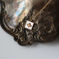 Square bee necklace in 18K gold plated titanium with white mother of pearl inlay - Gold