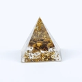 Mini-Harzpyramide mit gelben Tigerauge-Steinen und Akzenten aus Goldfolie - Tigerauge