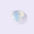 Pendente in cristallo di pietra di luna a forma di cuore con riflessi blu e gialli - Opalite