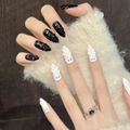 Unghie finte a mandorla Halloween bianco e nero con fantasmi 3D cartoon - XS / Stile Mandorla Medio