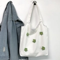 Borsa tote in tela bianca con fiori all'uncinetto verdi e spalline lunghe resistenti - Bianco