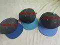 Cappellini baseball snapback a tesa piatta in blu scuro, blu lago e azzurro a contrasto - Regolabile / Nero con Tesa Blu Lago